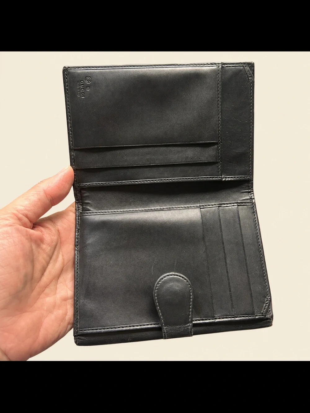 GUCCI Midsize Black WALLET EUC
